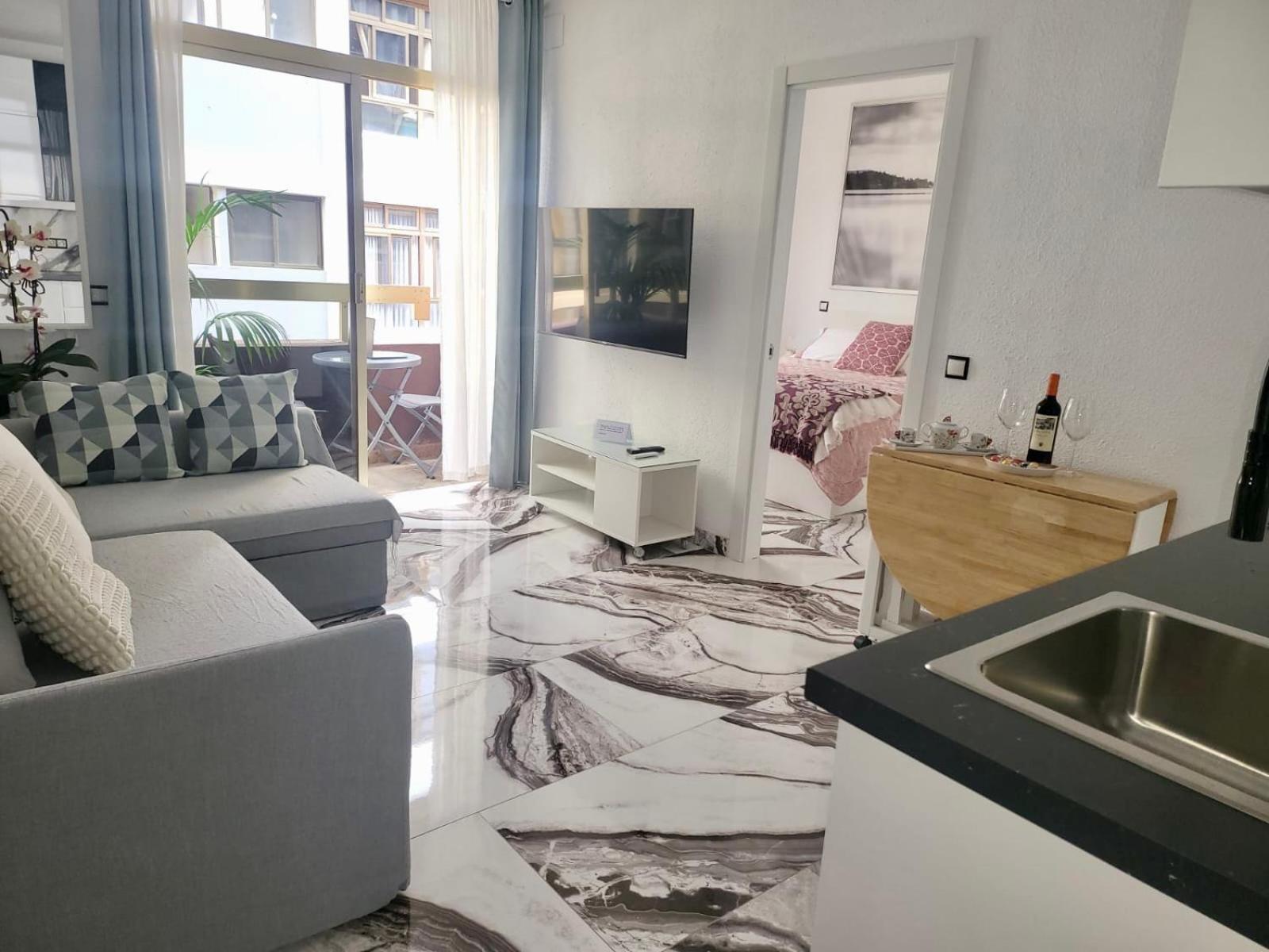 2 Bedrooms Flat + Balcony + Parking At Las Canteras Beach Las Palmas Exterior photo