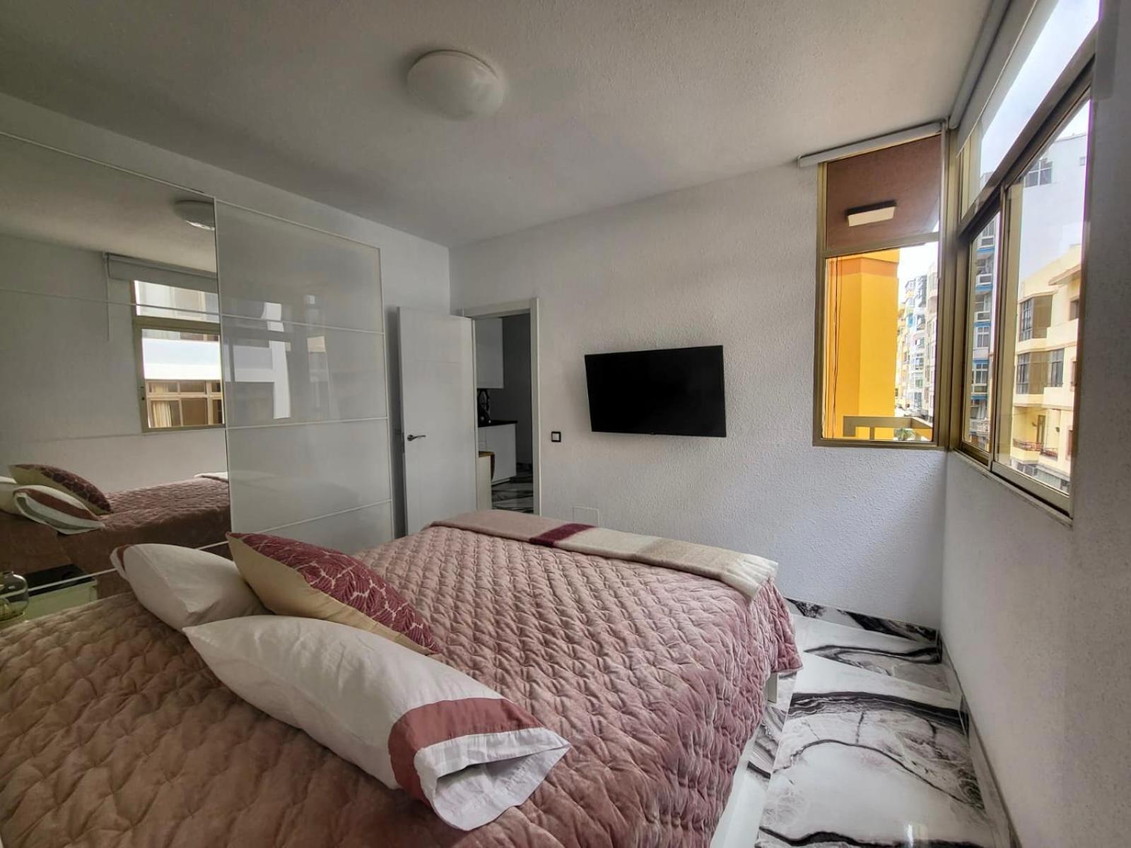 2 Bedrooms Flat + Balcony + Parking At Las Canteras Beach Las Palmas Exterior photo