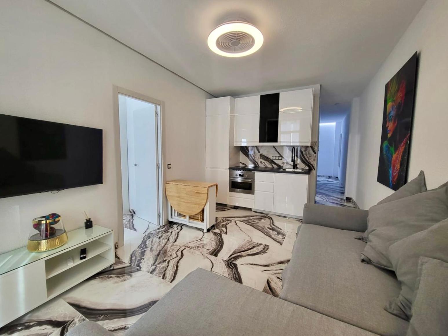 2 Bedrooms Flat + Balcony + Parking At Las Canteras Beach Las Palmas Exterior photo